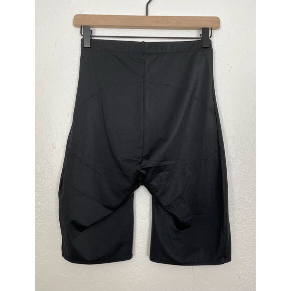 Yitty Headliner Shaping High Waist Short in Iconic Black NWT Size Medium - Picture 5 of 7